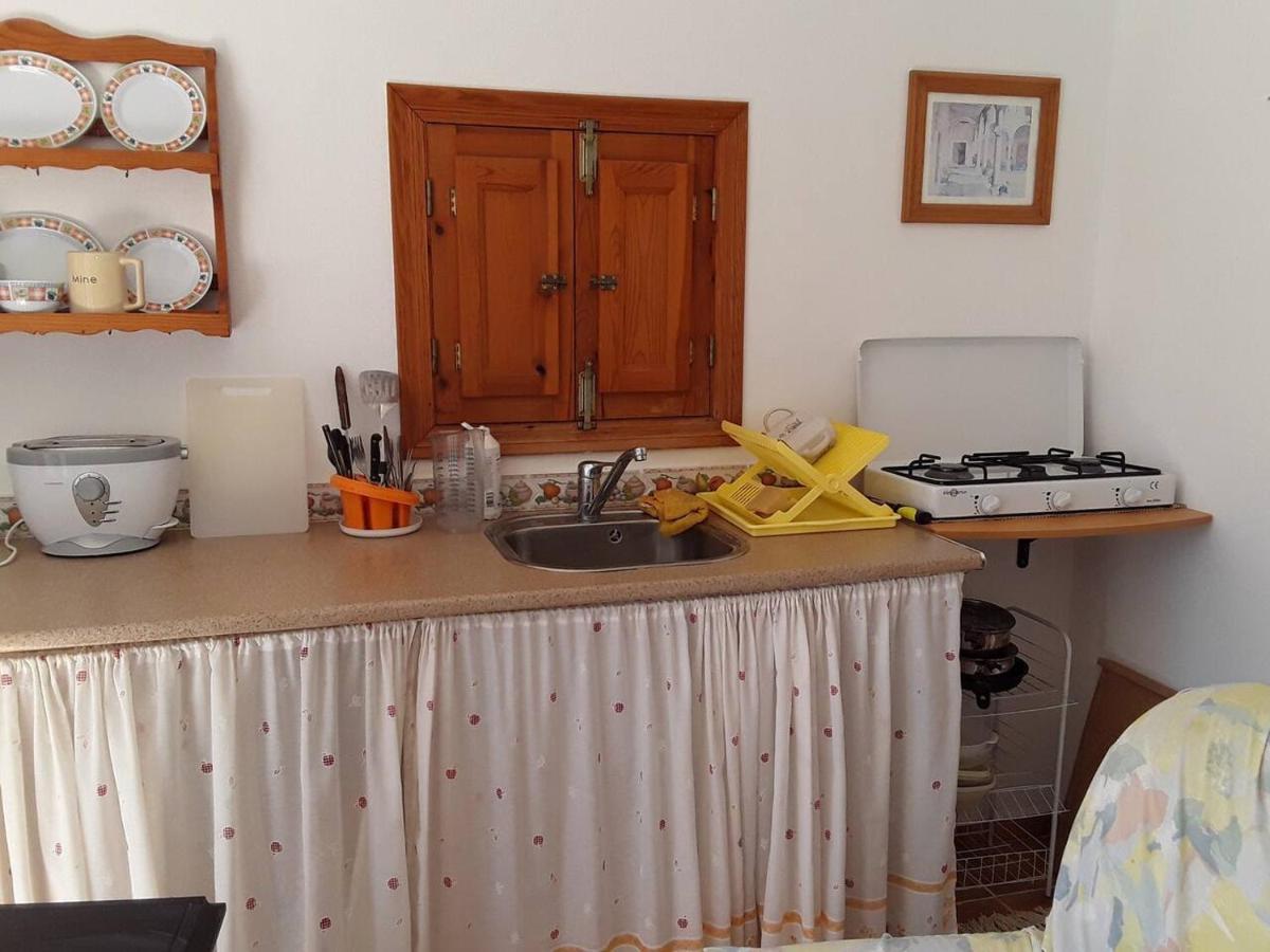 2-Bed Apartment - Sleeps 3 - Parking - Near Albox Exterior foto